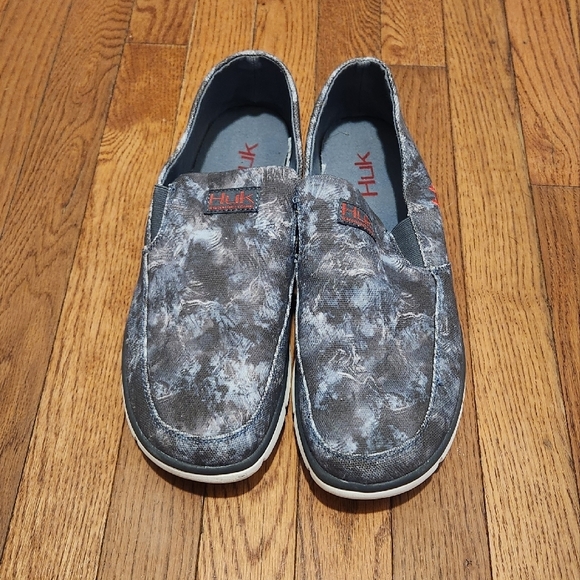 Huk Men's Black and Gray Shoes - Picture 3 of 8